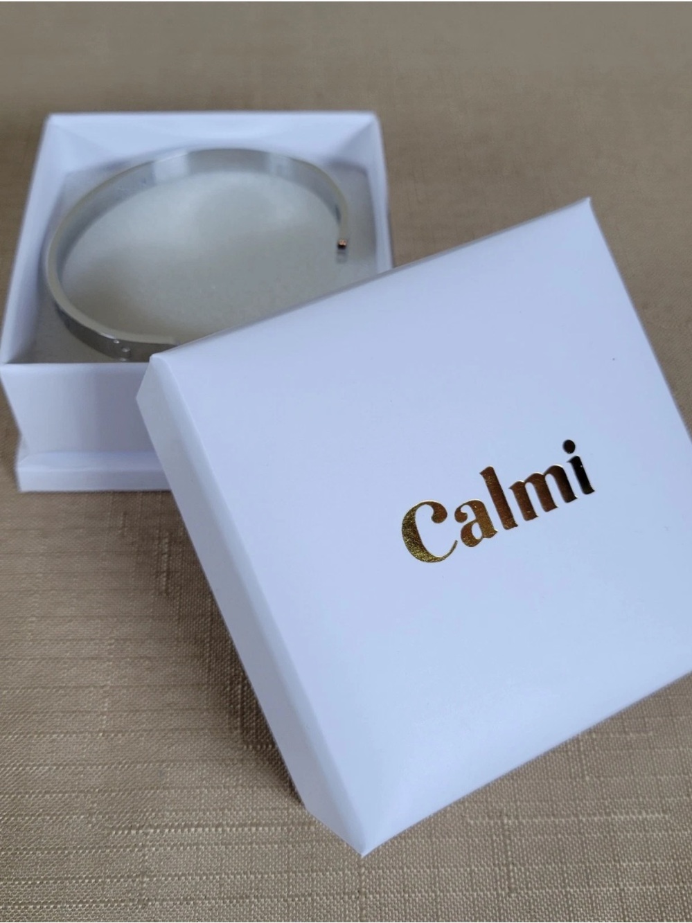 Calmi Signature Silver Magnetic Acupressure Wellness Cuff Bracelet Box. New!